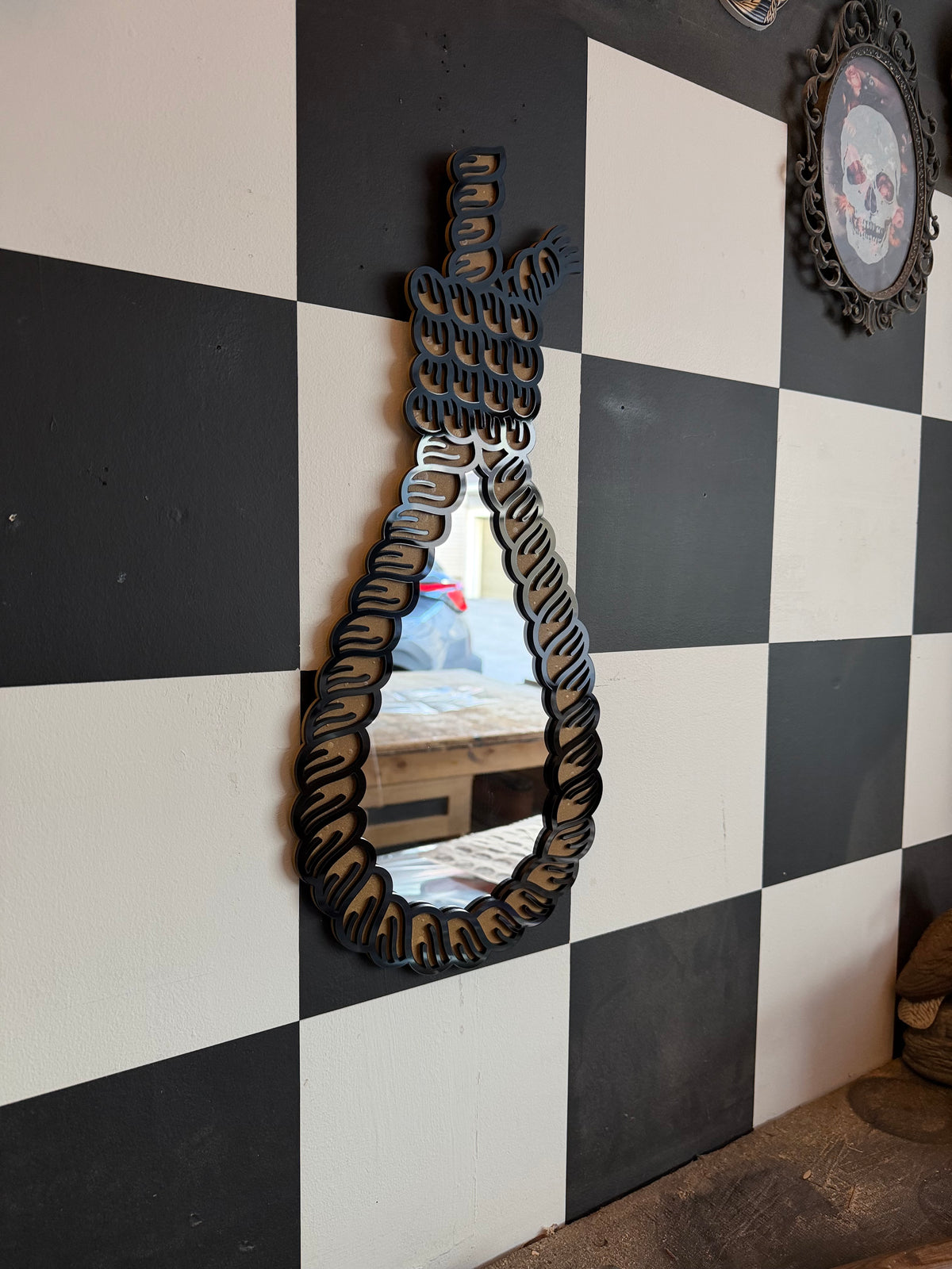 Noose Mirror